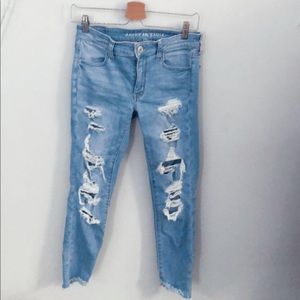 American Eagle low/mid rise ripped jeans! Size 6